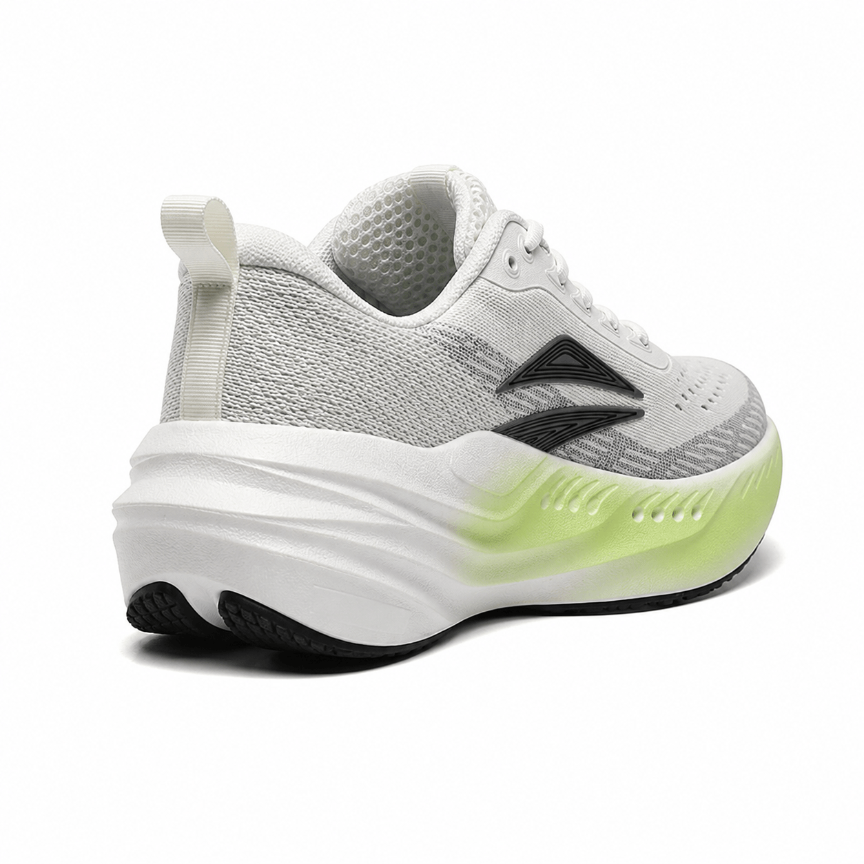 Kova Loft running shoe rear view with heel pull-tab